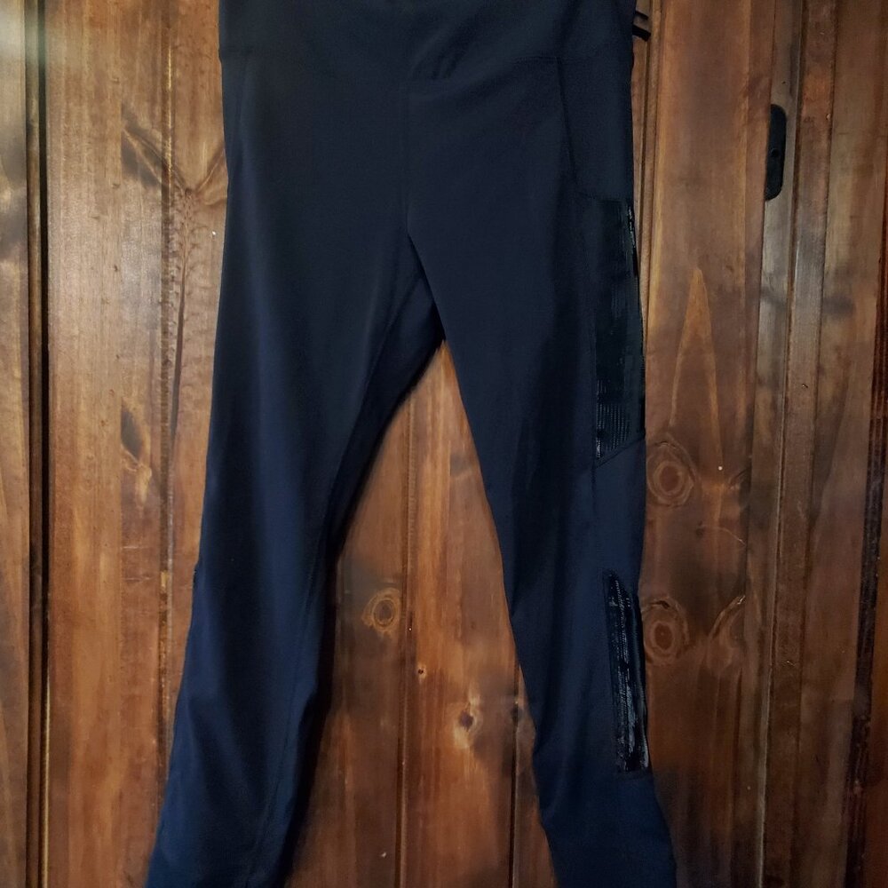 Zyia leggings